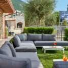 JuneStayLakeGarda_JuneBeachRestaurant_2_Lounge